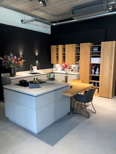 Deze keuken gaat de showroom verlaten – Complete keuken nu voor € 33.500 incl. BTW